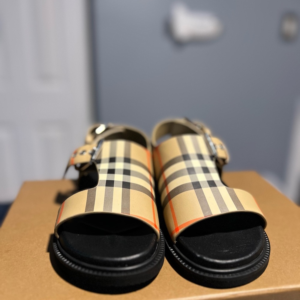 Burberry unisex kid sandals